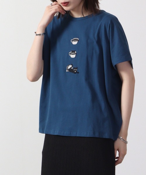 Emago(イマゴ)の「EMAGO 猫カップ刺繍ドルマンT 半袖(Tシャツ/カットソー・レディース・ネイビー/ホワイト/ブラック・FREE)」の3枚目の写真