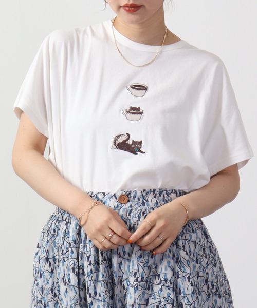 Emago(イマゴ)の「EMAGO 猫カップ刺繍ドルマンT 半袖(Tシャツ/カットソー・レディース・ネイビー/ホワイト/ブラック・FREE)」の9枚目の写真