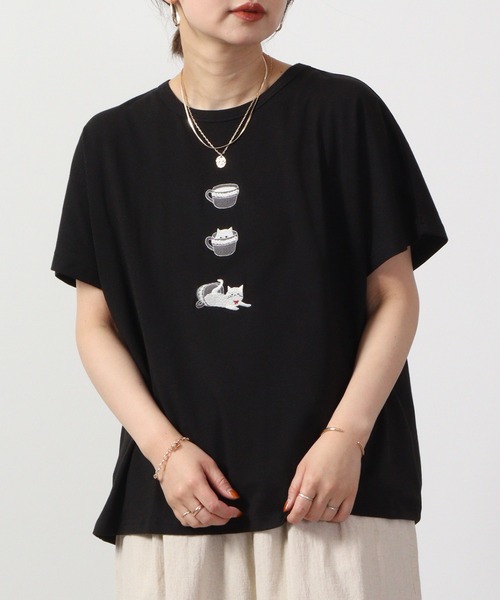 Emago(イマゴ)の「EMAGO 猫カップ刺繍ドルマンT 半袖(Tシャツ/カットソー・レディース・ネイビー/ホワイト/ブラック・FREE)」の20枚目の写真