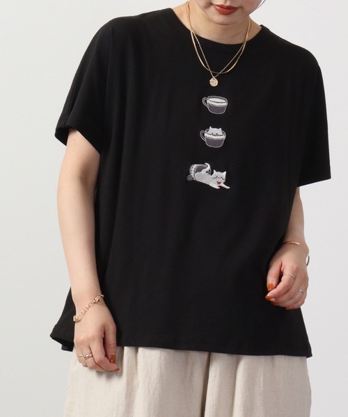 Emago(イマゴ)の「EMAGO 猫カップ刺繍ドルマンT 半袖(Tシャツ/カットソー・レディース・ネイビー/ホワイト/ブラック・FREE)」の21枚目の写真