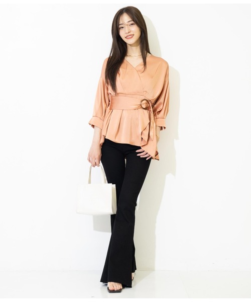 ANAP（アナップ）の「バックル付カシュクールデザイントップス（シャツ/ブラウス・レディース・ブラック/ホワイト/オレンジ・FREE）」の10枚目の写真