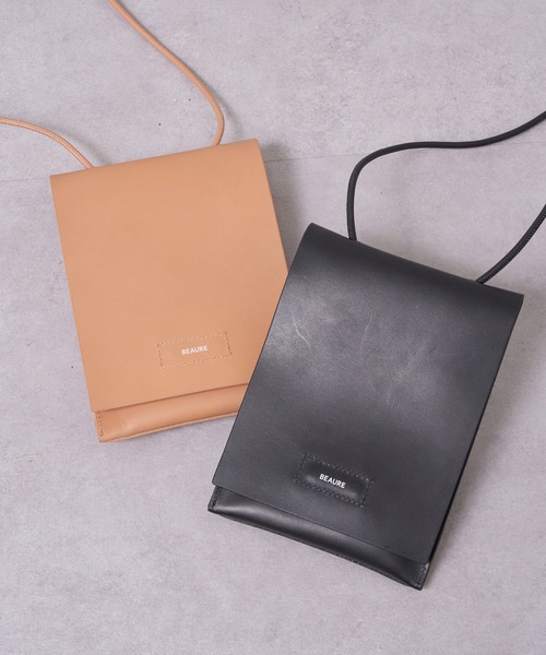 Pal collection（パルコレクション）の「《BEAURE/ビュレ》ヌメ革フラップスマホショルダー（ショルダーバッグ・レディース・ブラック/ベージュ・FREE）」の19枚目の写真
