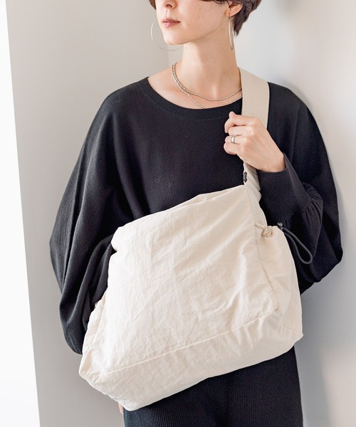 LEPSIM(レプシィム)の「ナイロンドロストショルダー 976568(ショルダーバッグ・レディース・ブラック/グレー/アイボリー・ONE SIZE)」の8枚目の写真