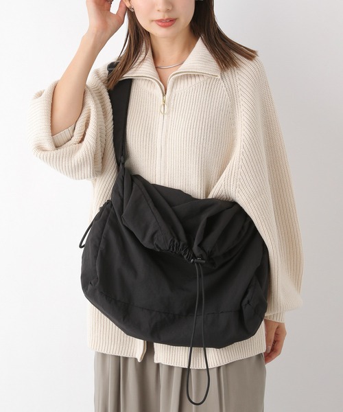 LEPSIM(レプシィム)の「ナイロンドロストショルダー 976568(ショルダーバッグ・レディース・ブラック/グレー/アイボリー・ONE SIZE)」の12枚目の写真