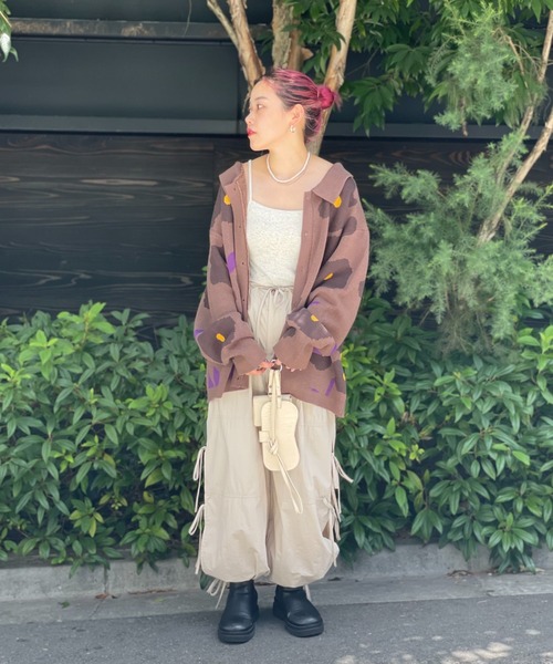 CIAOPANIC（チャオパニック）の「フラワージャガードニットポロカーデ（カーディガン/ボレロ・レディース・ブラック/アイボリー/グレー・MEDIUM/LARGE）」の4枚目の写真