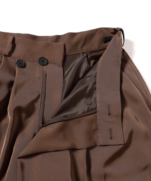 Ray BEAMS(レイビームス)の「RBS / アシンメトリー ベルト ラップパンツ(その他パンツ・レディース・チャコール/ブラウン・1/0)」の16枚目の写真