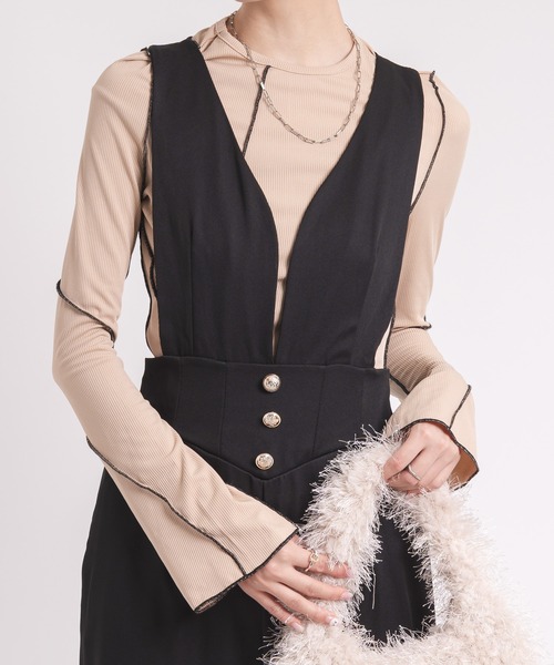 URBAN CHERRY(アーバンチェリー)の「【レディース】配色メロウデザイントップス+深Vネックサロペットパンツ(Tシャツ/カットソー・レディース・ベージュ/グレー・S/M)」の4枚目の写真