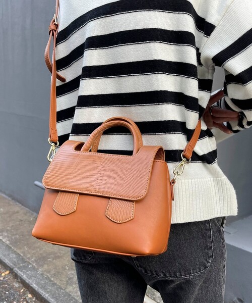 fredy emue(フレディエミュ)の「フラップクロコボストンバッグ(ボストンバッグ・レディース・キャメル/ブラック・FREE)」の1枚目の写真