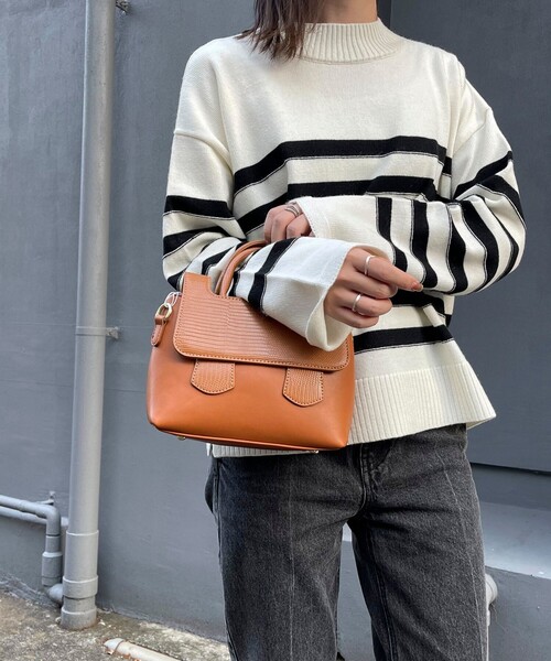 fredy emue(フレディエミュ)の「フラップクロコボストンバッグ(ボストンバッグ・レディース・キャメル/ブラック・FREE)」の6枚目の写真