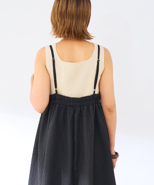 un dix cors（アンディコール）の「フラワーふくれジャガードキャミワンピース（ワンピース・レディース・ブラック/グレイッシュベージュ・FREE）」の5枚目の写真