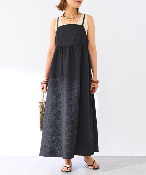 un dix cors（アンディコール）の「フラワーふくれジャガードキャミワンピース（ワンピース・レディース・ブラック/グレイッシュベージュ・FREE）」の6枚目の写真