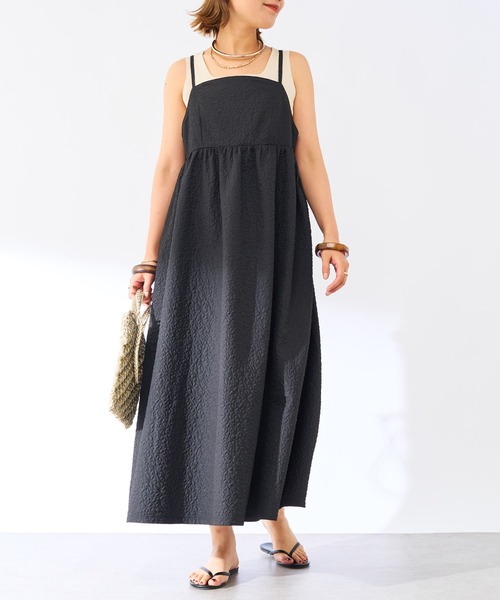 un dix cors（アンディコール）の「フラワーふくれジャガードキャミワンピース（ワンピース・レディース・ブラック/グレイッシュベージュ・FREE）」の11枚目の写真