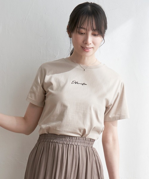 ikka(イッカ)の「【親子コーデ】ロゴフォトプリントT(Tシャツ/カットソー・レディース・ホワイト/チャコールグレー/オフホワイト/ベージュ/ライトブルー/ブラック・S/M/L)」の5枚目の写真