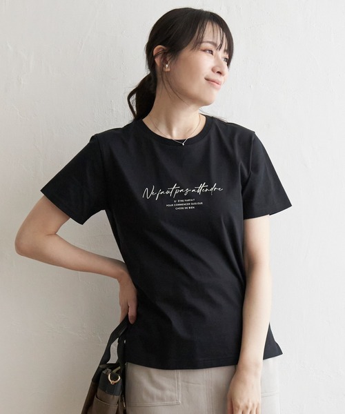 ikka(イッカ)の「【親子コーデ】ロゴフォトプリントT(Tシャツ/カットソー・レディース・ホワイト/チャコールグレー/オフホワイト/ベージュ/ライトブルー/ブラック・S/M/L)」の3枚目の写真