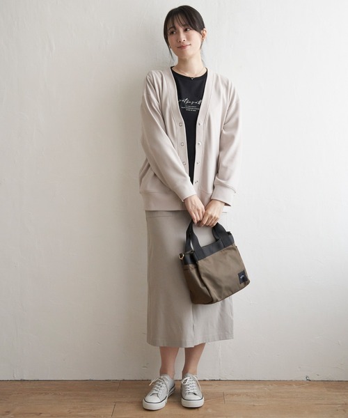 ikka(イッカ)の「【親子コーデ】ロゴフォトプリントT(Tシャツ/カットソー・レディース・ホワイト/チャコールグレー/オフホワイト/ベージュ/ライトブルー/ブラック・S/M/L)」の10枚目の写真
