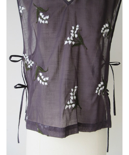 nesessaire(ネセセア)の「ミュゲ(すずらん)エンブロイダリージレ(ベスト・レディース・ベージュ/ネイビー/ライラック・38)」の11枚目の写真