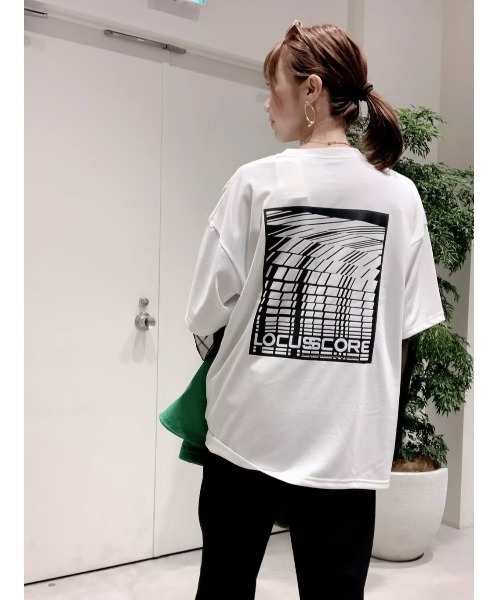 HEREIAM（ヘレイアム）の「【HEREIAM】吸水速乾／LOCUSSCORE TEE(ユニセックス)（Tシャツ/カットソー・レディース・ブラック/ホワイト・LARGE/MEDIUM）」の4枚目の写真