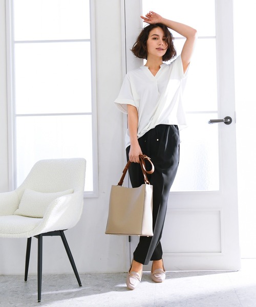 GLACIER lusso(グラシアルッソ)の「イージーテーパードパンツ(スラックス・レディース・ブルー/ブラック/カーキ/ダークベージュ・S/M/L/LL)」の12枚目の写真