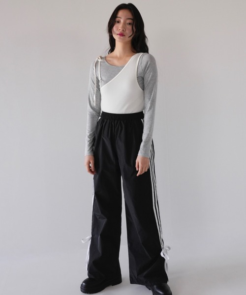 Uenui(ウニュイ)の「リボントラックパンツ トラックパンツ ストレートパンツ ナイロン サイドライン ジャージ(その他パンツ・レディース・ブラック・FREE)」の2枚目の写真
