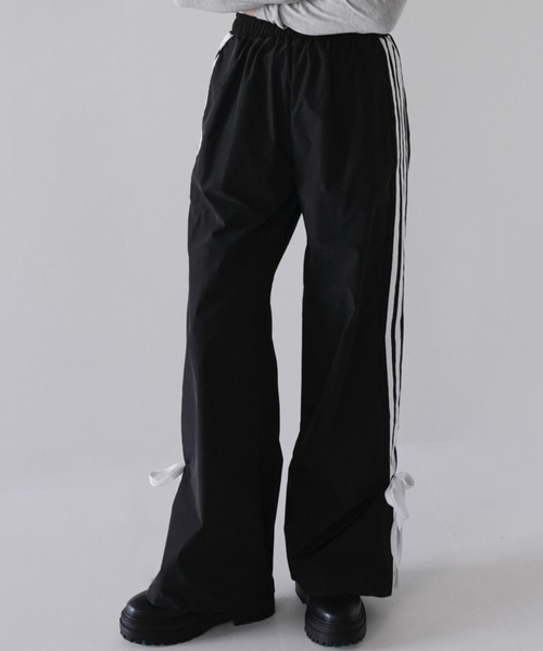 Uenui(ウニュイ)の「リボントラックパンツ トラックパンツ ストレートパンツ ナイロン サイドライン ジャージ(その他パンツ・レディース・ブラック・FREE)」の19枚目の写真