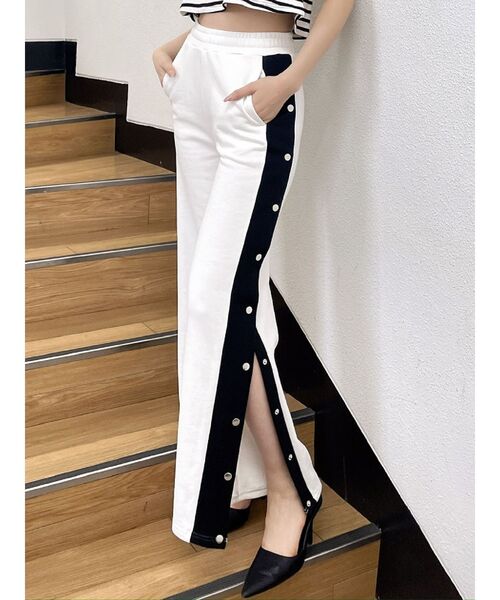 GYDA（ジェイダ）の「サイドライン裏毛ワイドパンツ（その他パンツ・レディース・オフホワイト/ブラック・FREE）」の2枚目の写真