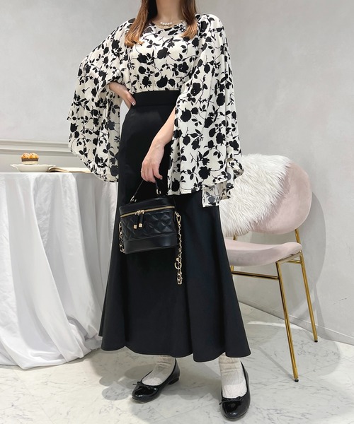 apres jour(アプレジュール)の「ネックレス付きスリットブラウス【ZOZOTOWN限定アイテム】(シャツ/ブラウス・レディース・サックスブルー/オフホワイト/レッド系その他/ブラック系その他・X-LARGE/フリー)」の16枚目の写真