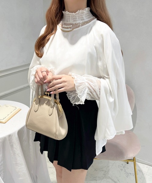 apres jour(アプレジュール)の「ネックレス付きスリットブラウス【ZOZOTOWN限定アイテム】(シャツ/ブラウス・レディース・サックスブルー/オフホワイト/レッド系その他/ブラック系その他・X-LARGE/フリー)」の6枚目の写真