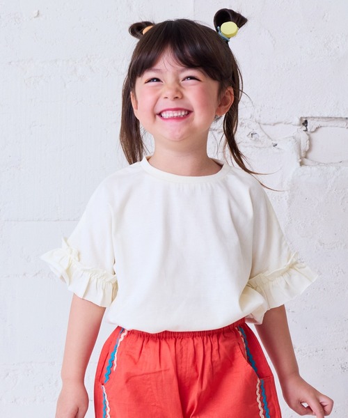 LSP WOW（エルエスピーワオ）の「【LSP WOW!】ガールズ袖フリルTシャツ（80～130cm）（Tシャツ/カットソー・キッズ・ラベンダー/チャコール/ピンク/オフホワイト/ピンク系その他/ホワイト系その他/ブラック系その他・110/100/90/80/130/120）」の2枚目の写真