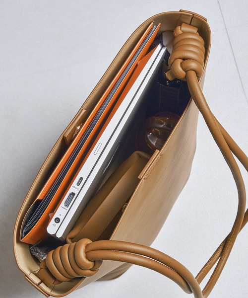 ORiental TRaffic（オリエンタルトラフィック）の「チューブストラップハンドバッグ BA-223（ハンドバッグ・レディース・ブラック/ブラウン・ﾌﾘ-）」の20枚目の写真