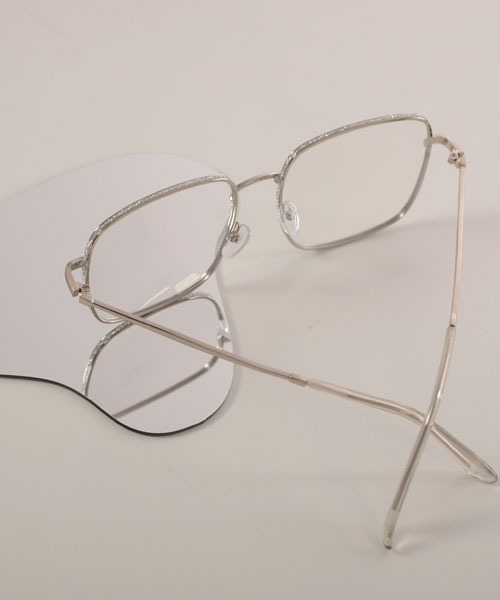 TONE SELECT GOODS（トーンセレクトグッズ）の「【urge select】ラメ ビッグフレーム 伊達メガネ【スクエア】（メガネ・レディース・ブラック/シルバー/ホワイト/ピンク・FREE）」の15枚目の写真