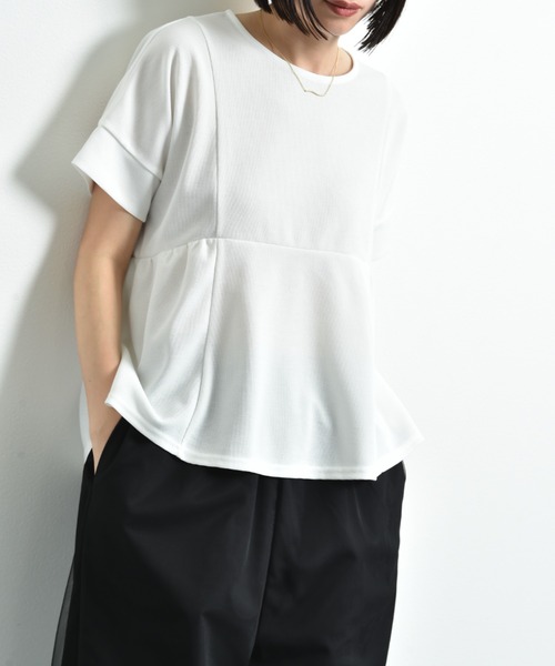 INTERPLANET(インタープラネット)の「ミラノリブサイドギャザーBACK ZIPプルオーバー(Tシャツ/カットソー・レディース・オフホワイト/グレイッシュベージュ/ブラック・FREE)」の4枚目の写真