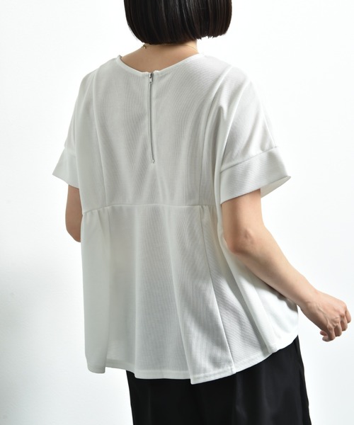 INTERPLANET(インタープラネット)の「ミラノリブサイドギャザーBACK ZIPプルオーバー(Tシャツ/カットソー・レディース・オフホワイト/グレイッシュベージュ/ブラック・FREE)」の6枚目の写真