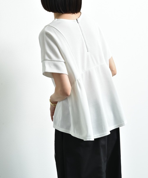 INTERPLANET(インタープラネット)の「ミラノリブサイドギャザーBACK ZIPプルオーバー(Tシャツ/カットソー・レディース・オフホワイト/グレイッシュベージュ/ブラック・FREE)」の7枚目の写真