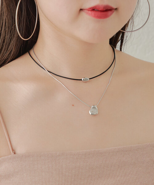 Chico（チコ）の「ニュアンスチョーカーセット（その他ヘアアクセサリー・レディース・シルバー/ゴールド・FREE）」の4枚目の写真