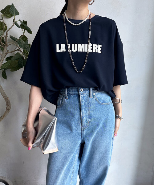 DouDou（ドゥドゥ）の「バックボタンジョーゼットロゴTEE（T