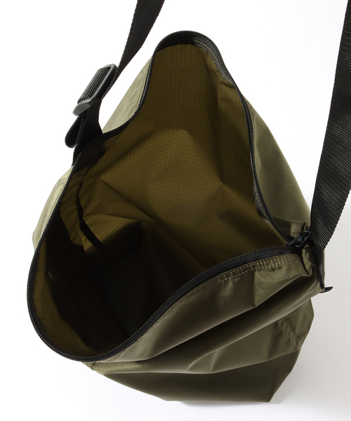 JULY NINE（ジュライナイン）の「JULY NINE / ジュライ ナイン SEQUAL with POCKET（ショルダーバッグ・メンズ・チャコールグレー/ブラック/グリーン・FREE）」の19枚目の写真