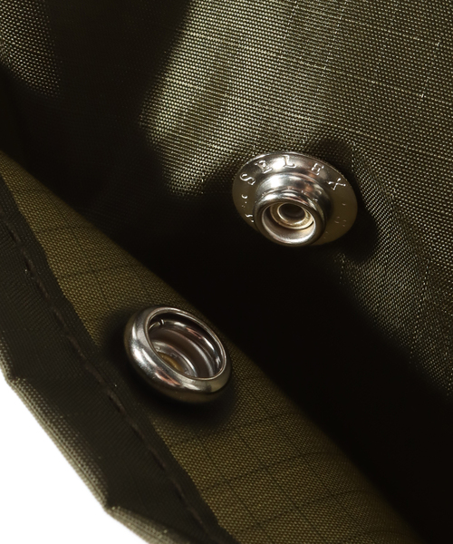 JULY NINE（ジュライナイン）の「JULY NINE / ジュライ ナイン SEQUAL with POCKET（ショルダーバッグ・メンズ・チャコールグレー/ブラック/グリーン・FREE）」の12枚目の写真