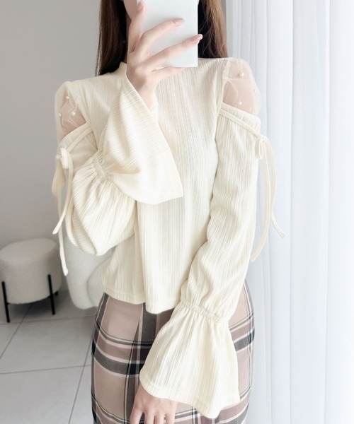 mily bilet(ミウィビレット)の「【mily bilet】どこから見ても胸キュンな贅沢デザイン。肩チュールシアーパール付きリブリボンカットソー(Tシャツ/カットソー・レディース・ブラック/アイボリー/モカ・LARGE/MEDIUM/SMALL/X-LARGE)」の8枚目の写真