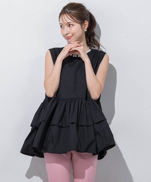 QUEENS COURT(クイーンズコート)の「ネックパールチュニック≪手洗い可能≫(チュニック・レディース・ホワイト/ホワイト系その他/ブラック・M)」の3枚目の写真