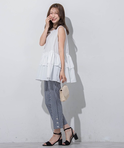 QUEENS COURT(クイーンズコート)の「ネックパールチュニック≪手洗い可能≫(チュニック・レディース・ホワイト/ホワイト系その他/ブラック・M)」の8枚目の写真