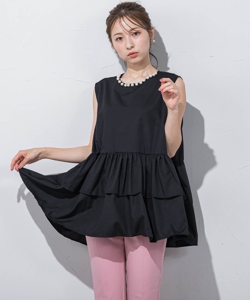 QUEENS COURT(クイーンズコート)の「ネックパールチュニック≪手洗い可能≫(チュニック・レディース・ホワイト/ホワイト系その他/ブラック・M)」の10枚目の写真