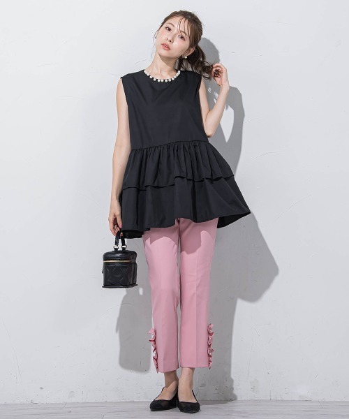 QUEENS COURT(クイーンズコート)の「ネックパールチュニック≪手洗い可能≫(チュニック・レディース・ホワイト/ホワイト系その他/ブラック・M)」の13枚目の写真