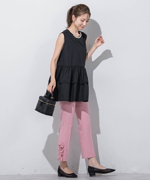 QUEENS COURT(クイーンズコート)の「ネックパールチュニック≪手洗い可能≫(チュニック・レディース・ホワイト/ホワイト系その他/ブラック・M)」の14枚目の写真