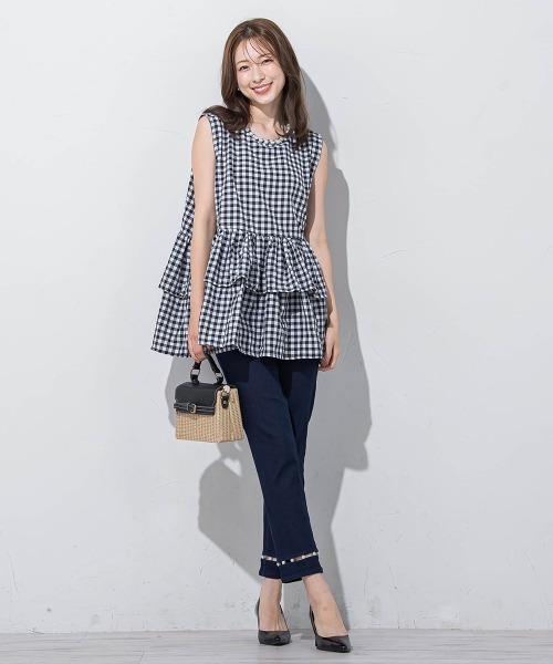 QUEENS COURT(クイーンズコート)の「ネックパールチュニック≪手洗い可能≫(チュニック・レディース・ホワイト/ホワイト系その他/ブラック・M)」の21枚目の写真