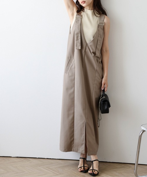 La-gemme（ラジェム）の「Vネックジャンパースカート（ジャンパースカート・レディース・グレー/ベージュ/ブラック・フリー）」の8枚目の写真