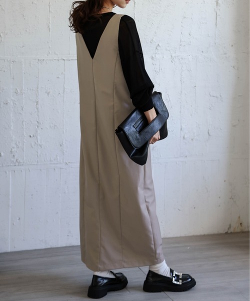 La-gemme（ラジェム）の「Vネックジャンパースカート（ジャンパースカート・レディース・グレー/ベージュ/ブラック・フリー）」の11枚目の写真