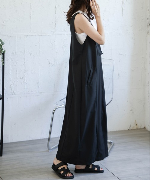 La-gemme（ラジェム）の「Vネックジャンパースカート（ジャンパースカート・レディース・グレー/ベージュ/ブラック・フリー）」の17枚目の写真