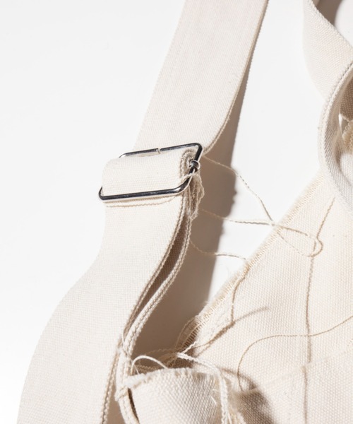 Camphor wood（カンファーウッド）の「cut off fringe shoulder bag / カットオフフリンジショルダーバッグ（ショルダーバッグ・メンズ・チャコールグレー/ベージュ・FREE）」の11枚目の写真