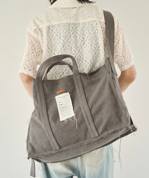Camphor wood（カンファーウッド）の「cut off fringe shoulder bag / カットオフフリンジショルダーバッグ（ショルダーバッグ・メンズ・チャコールグレー/ベージュ・FREE）」の6枚目の写真