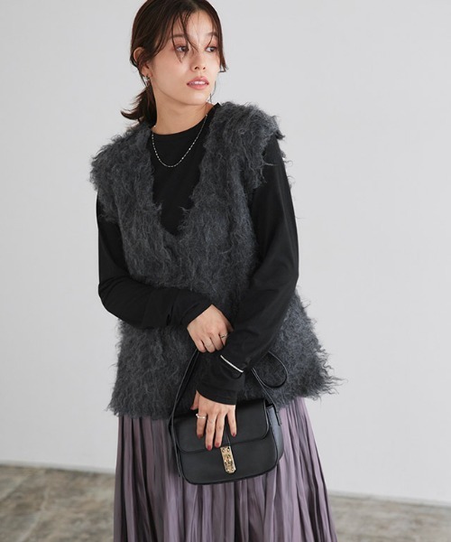 Pierrot（ピエロ）の「起毛Vネックニットベスト（ベスト・レディース・杢グレー/アイボリー/チャコール・L/M）」の4枚目の写真